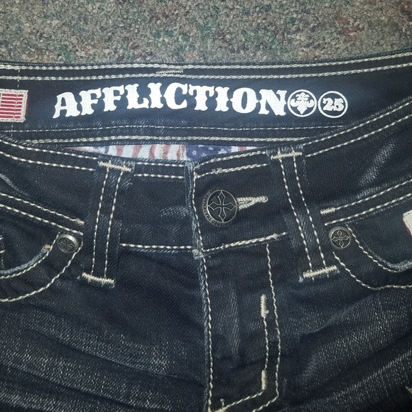 Affliction shorts - Picture 3 of 4